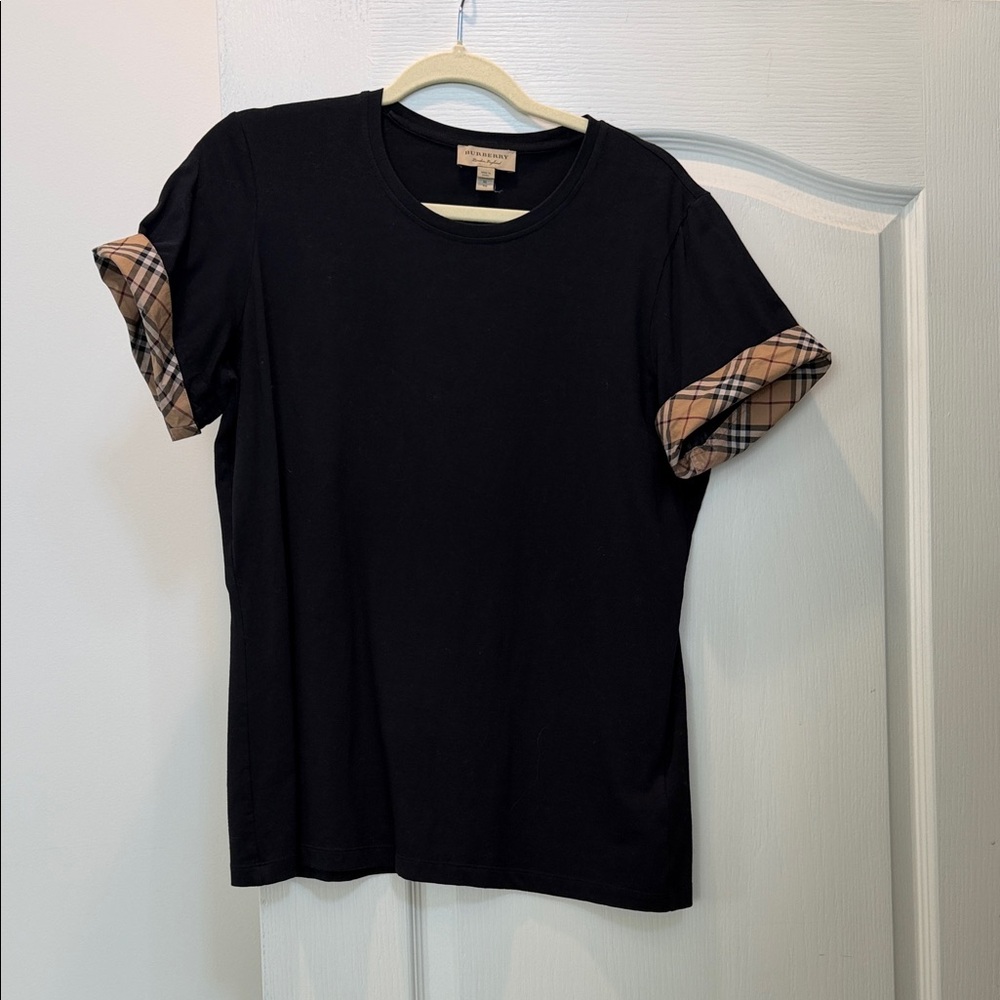 Burberry Black T-Shirt with Beige Label